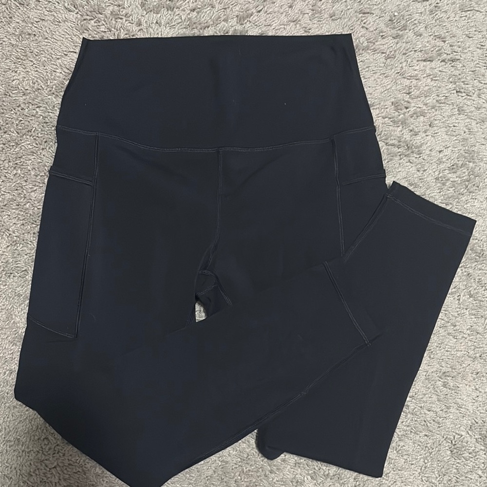 NWOT HEYNUTS brand Black High-Waisted Leggings 7/8 compression